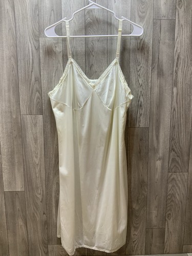 Vtg lorraine lingerie - lorraine,