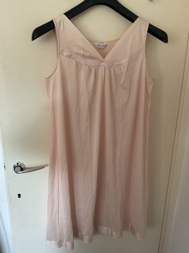 Vanity fair nightgown - fair,