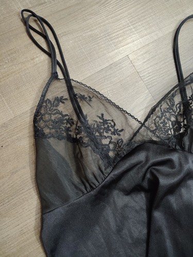 Vtg vanity fair black - vtg, nylon