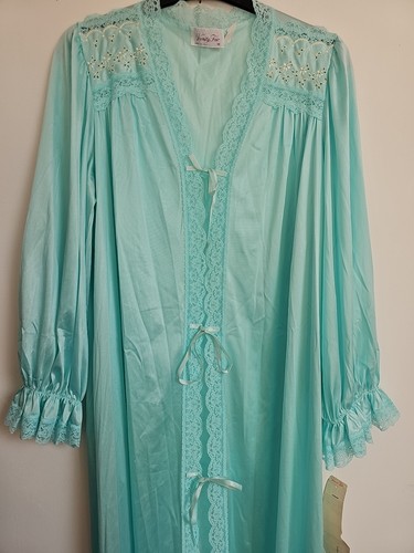 Vintage vanity fair - vintage, dressing