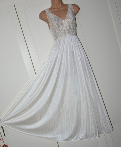 Night utterly feminine - -,