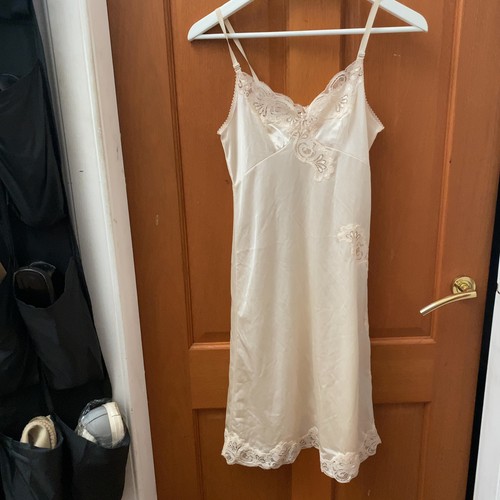 Venus ivory lace trim - trim, satin
