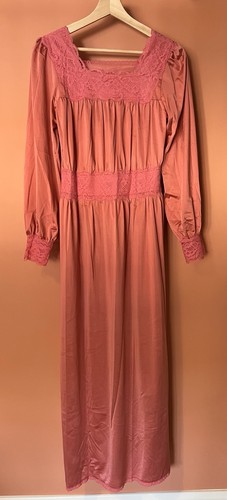 Soft pink vintage charnos - soft,