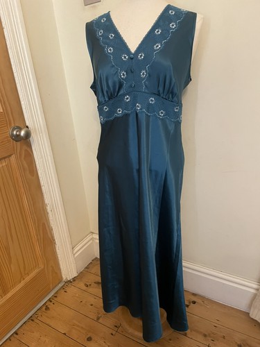 Vintage green nylon - vintage, plunge