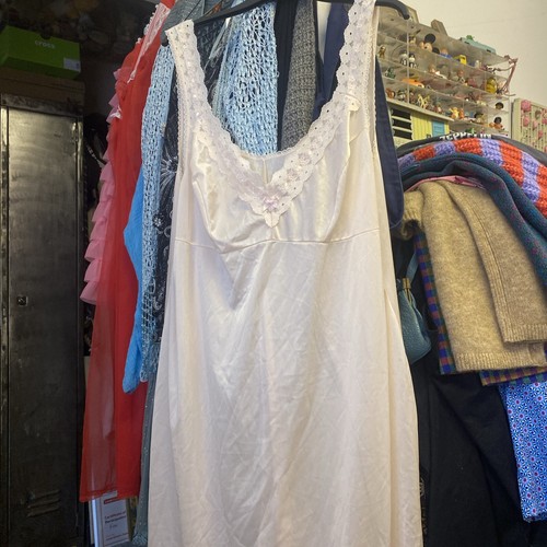 Pretty pink vintage nylon full - pretty,
